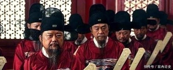 胡惟庸|李善长被杀前掏出免死金牌,朱元璋冷笑:你把背面那9个字大声读一遍