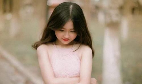 初潮|不到十岁的小女孩第一次来月经,如何防止孩子性早熟?