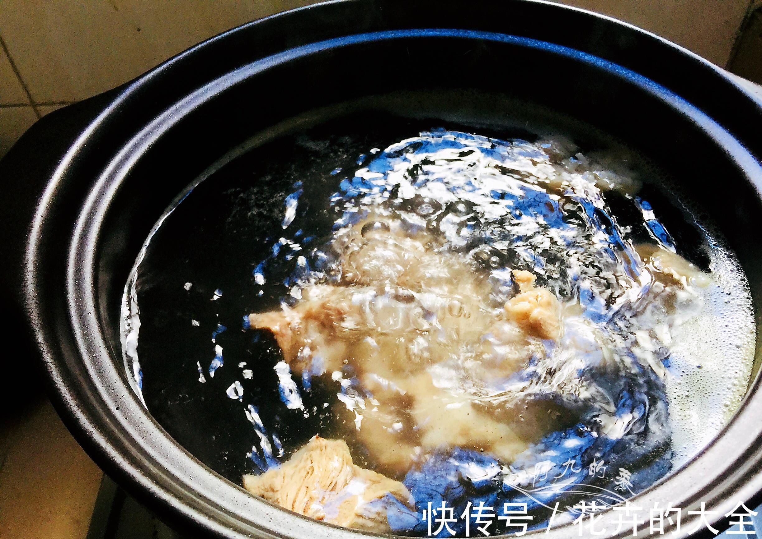 菠萝|中秋前后这水果正上市,10元钱2个,酸甜开胃,用来煮汤特好喝