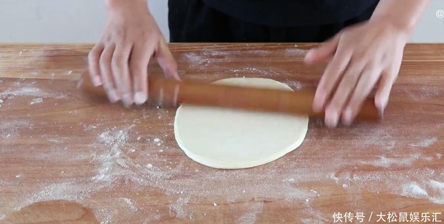 学会这个和面配方:做出家常饼,口袋饼,春饼,个个柔软好吃