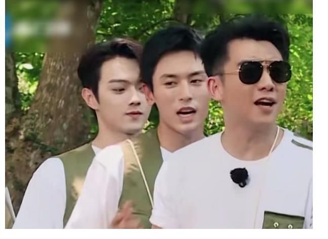 跑男9下期要爆！九位男神同框比帅好养眼，预告都刷了好几遍了