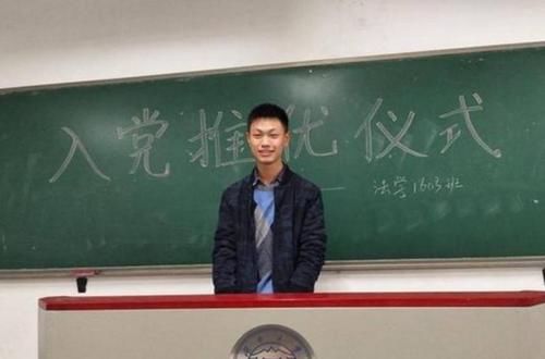 新生|作为大一新生，是入学生会好还是入党好？听听学长怎么说的