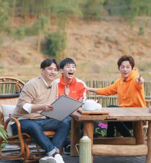 黄磊|《向往的生活》没素质嘉宾,当众抽烟惹人烦,直接遭黄磊全程无视