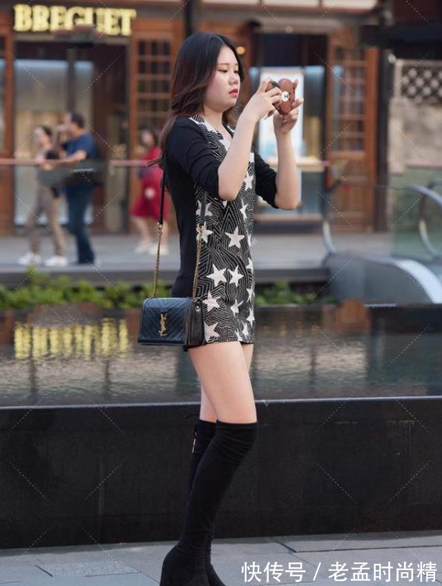 连衣裙|黑色修身连衣裙搭配长款骑士靴,端庄优雅,显腿长