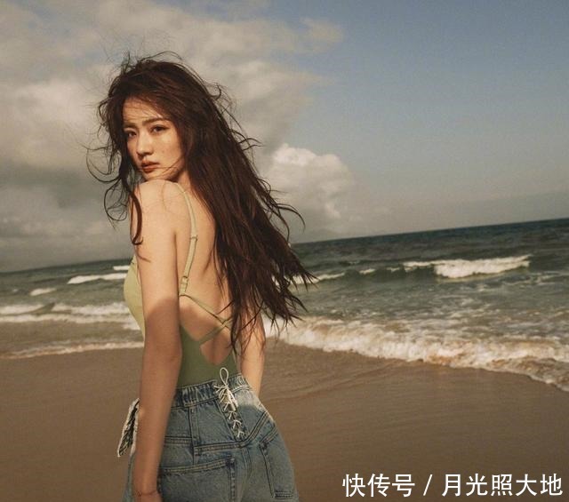 老人|徐璐化老人妆为妈妈应援,一头银发的俏皮小老太,美女老了也好看