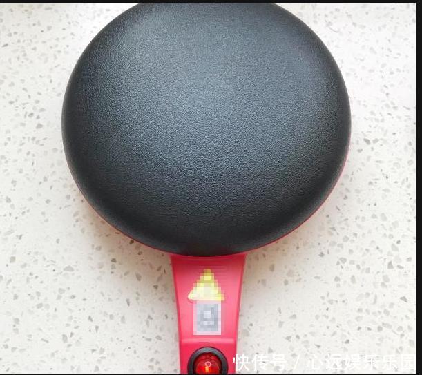 电饼铛|教你自制超薄的煎饼,快手1分钟烙2张,卷什么吃都行