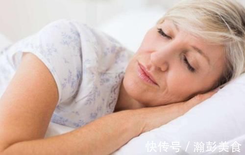睡眠|失眠的人,远离此3个误区,常吃2物,可慢慢提高睡眠质量