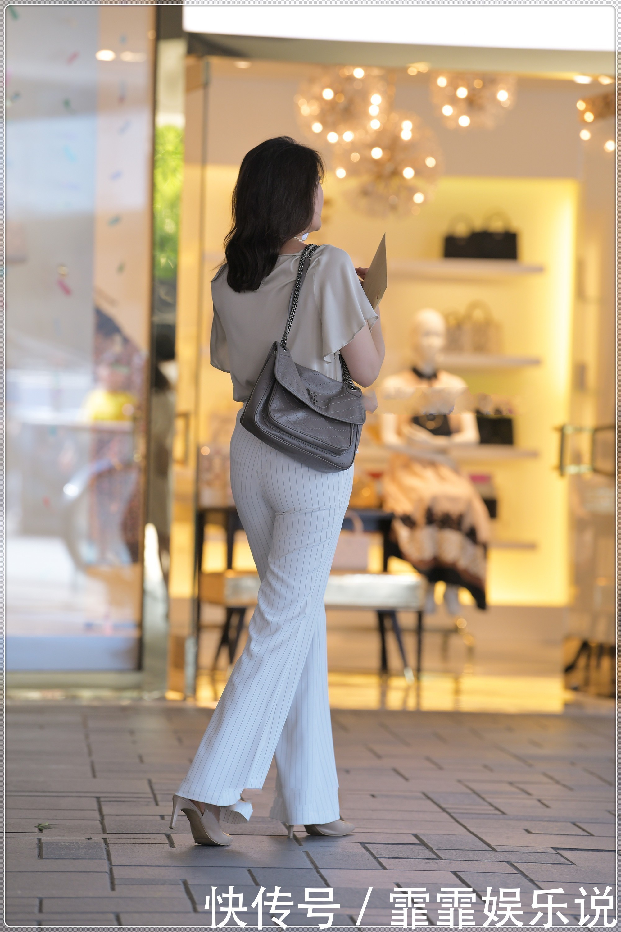 杏色|杏色雪纺衫搭配白色阔腿裤,精致时尚,职场范十足