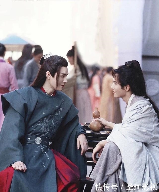 能手|龚俊录节目自己带锅，不愧是勤俭持家小能手，太可爱了！