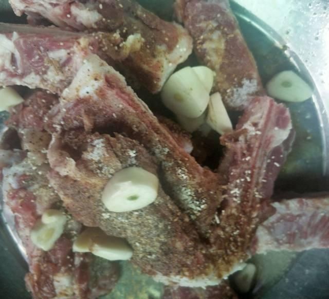 金牌蒜香骨,香酥可口,特别美味,不亚于外面的餐馆