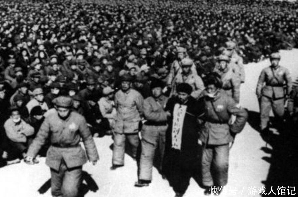 1952年,巨贪刘青山被枪决后,留下的三个