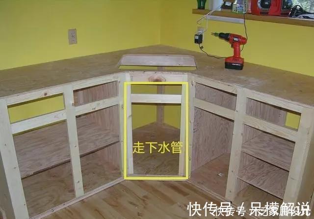 转角|朋友家装修可真牛，厨房不大却在转角装水槽，上下都省空间!