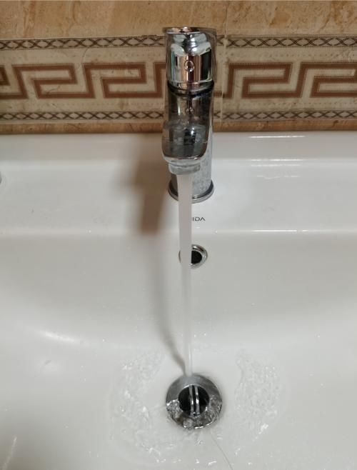 马桶壁|还在用水擦水垢？用我家的实际体验告诉你哪种水垢清洁剂省时又省事