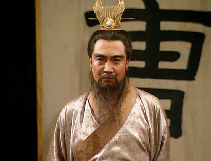 冷血|曹操为筹措军饷不惜盗墓,刘备又从何处募集?手段更加卑劣冷血