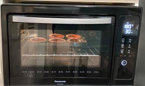  入回温|新手也能轻松做的巧克力小蛋糕，口感丰富、松软醇厚，快收藏！