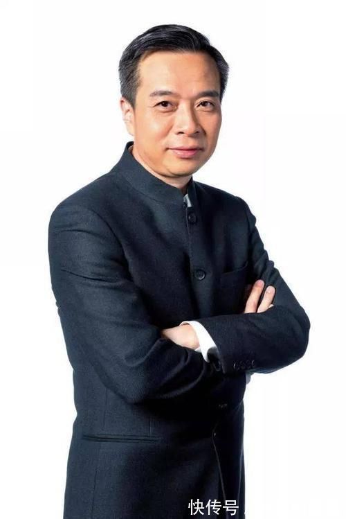 康震$北师大教授康震,诗词大会上即兴赋七绝诗一首,却让自己跌落神坛