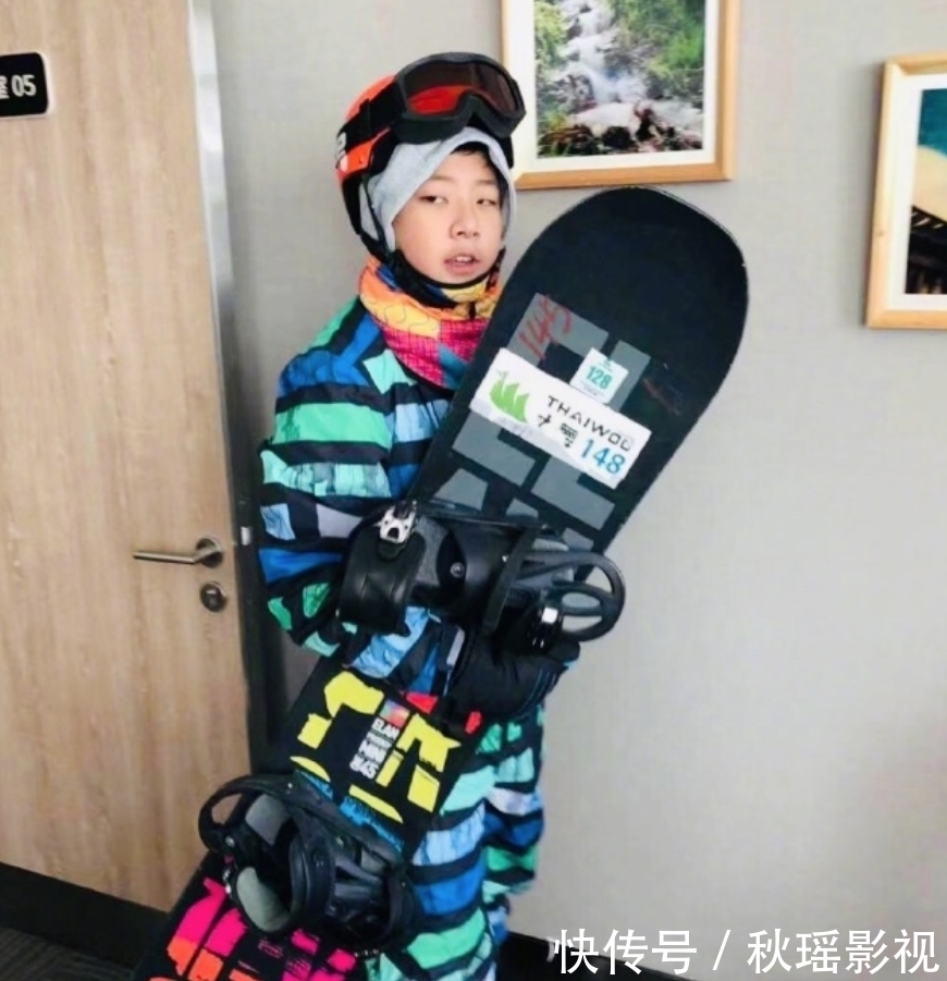 爸爸去哪儿 好久不见:还记得《爸爸去哪儿》的石头吗?如今比老爸郭涛还高…