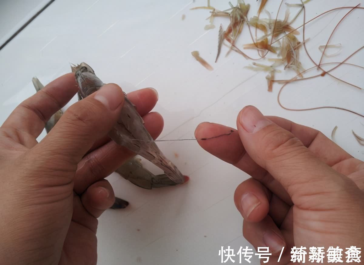 健康|吃虾时,到底用不用去虾线?吃了会危害健康吗?幸好知道的及时