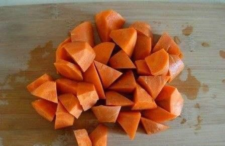 中老年|胡萝卜和此物一起煮粥吃,脾胃养好了,视力变好了,也不失眠了