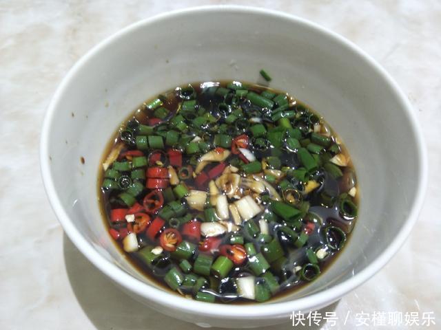 做好|皮蛋豆腐,想要做出饭店的味道,做好3个步骤,嫩滑入味超好吃