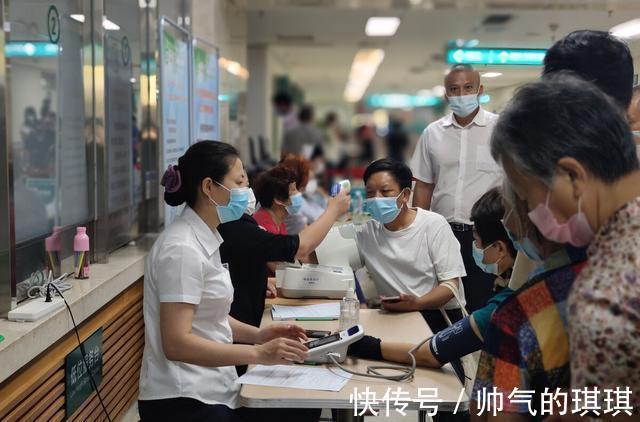 新冠|打完第一针新冠疫苗之后，第二针必须换只胳膊打吗听医生怎么说