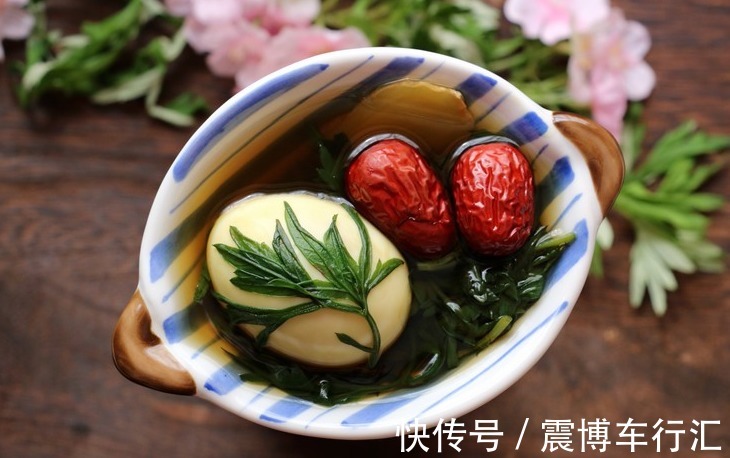 艾叶煮鸡蛋|春天,女性朋友要多吃艾叶煮鸡蛋,教你正确做法,汤都不浪费