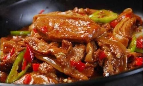  美食推荐：孜然羊肉、辣鸡爪、腐竹炒五花肉、菠萝虾球的做法