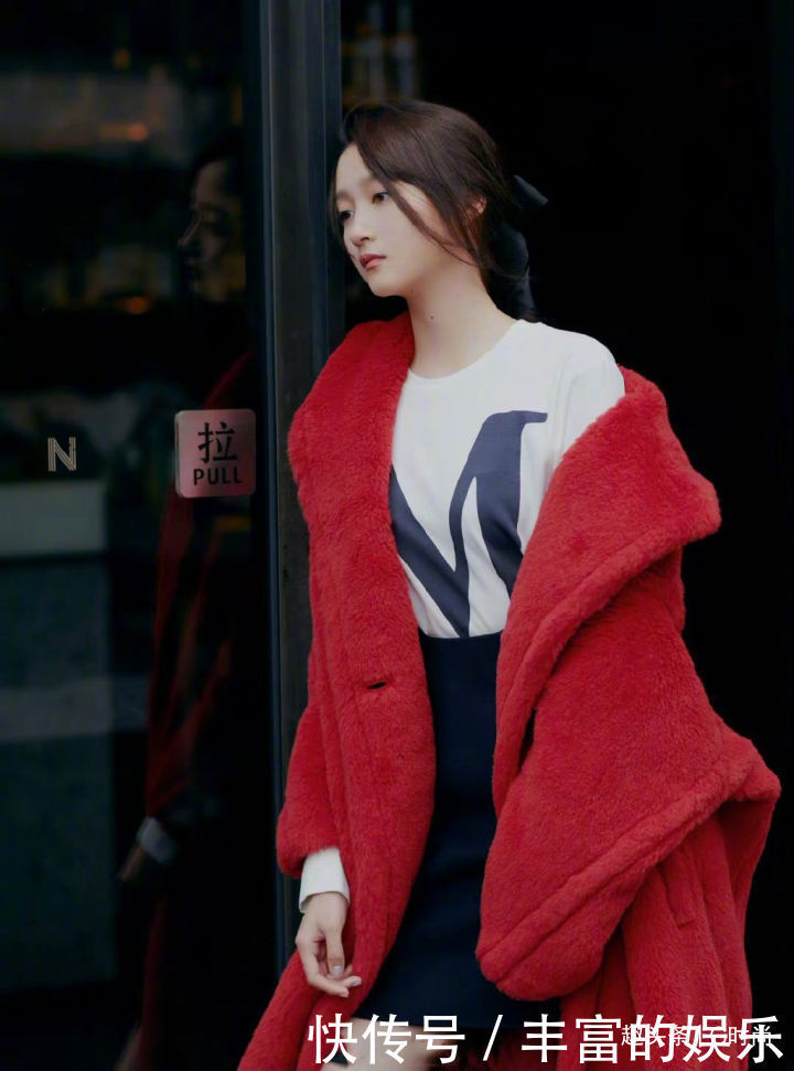 冬天就要把自己裹得毛茸茸的,时尚保暖的泰迪熊大衣不容错过