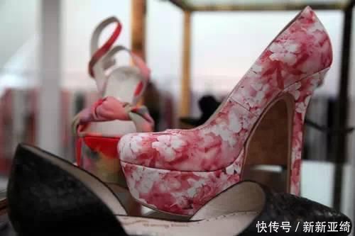 拐子|高跟鞋磨脚十种方法全搞定！终于可以美倒一整街了！