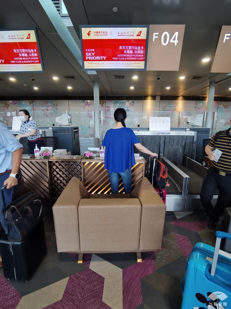 拔草东航A350套房商务舱座椅能随意调整方向,大飞机真带劲