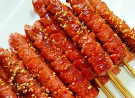 辣条|父母眼中公认的“脏零食”,童年常吃没少挨过毒打,学生父母都偷偷品尝