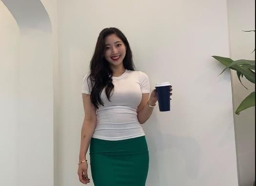 身体|体重135胖女人,身体仍然很灵活,全都是坚持健身的结果