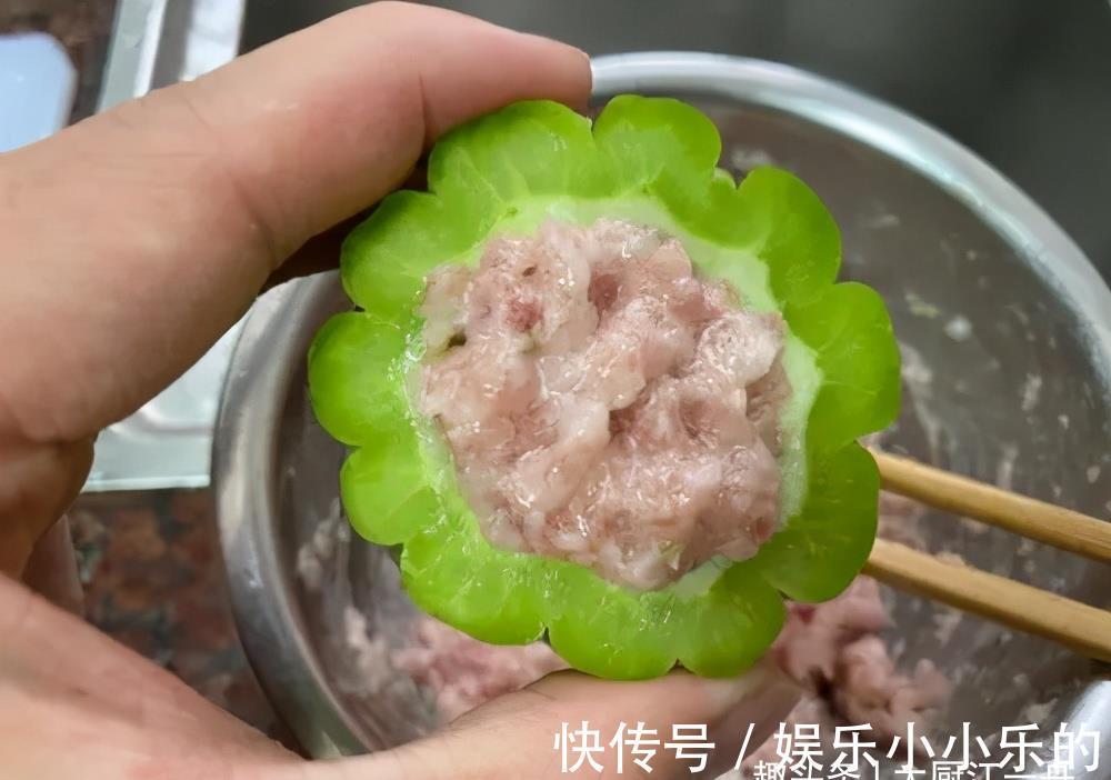 解馋|伏天到了，这道蒸菜记得做给家人吃，少油少盐，无油烟吃着更健康