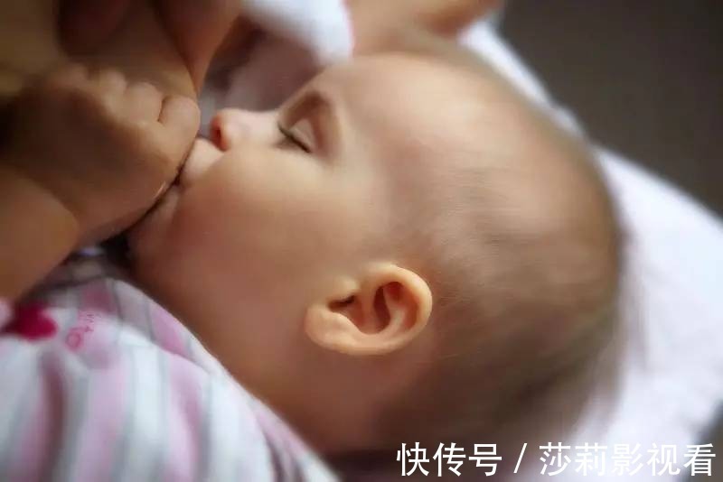 乳汁|母乳是由妈妈的血变成的?了解了这点,就明白母乳到底是咋回事