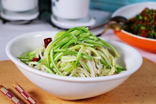 金针菇|2道十分鲜美的家常菜品，夏天吃着不油腻，清爽开胃很下饭