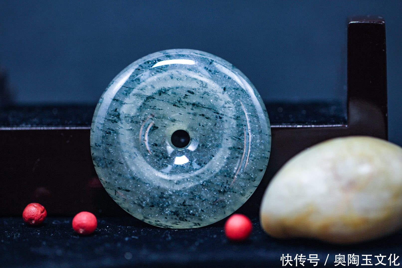 奥陶玉平安扣适合那些人群佩戴