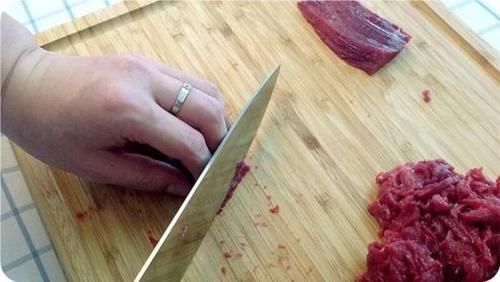 超爱吃的牙签肉,烧烤风味,一口一个,特解馋~