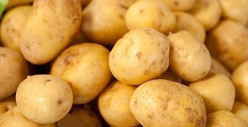 食物|得了高血压,记得多吃5种食物,清理血管,血压或能慢慢平稳