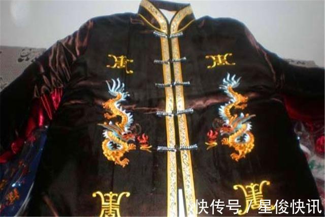 老人$厚厚的寿衣到底有什么用老祖宗留下来的规矩,很多人年轻人不懂