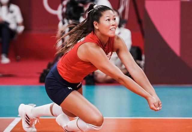 美國隊|3-0！美國女排橫掃世界冠軍，第4次打進奧運決賽，再贏1場創(chuàng)歷史