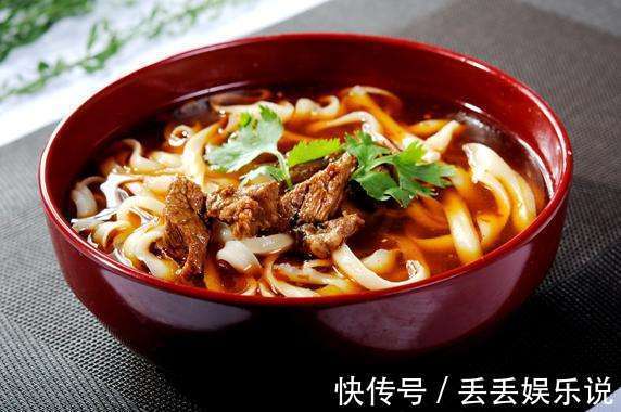 懒人面条的做法，5分钟做好一碗面，酸辣爽口，简单美味又快速