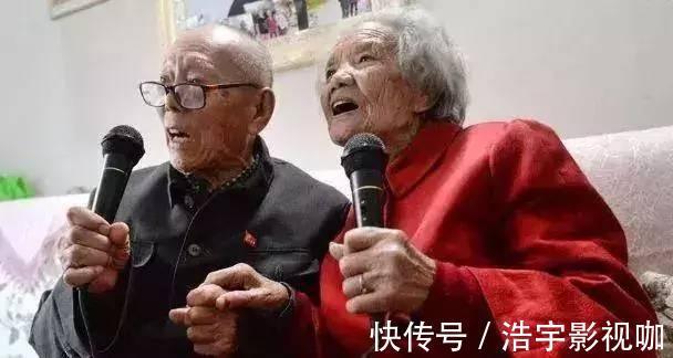 秘籍|133岁老人抽烟喝酒不运动，他的长寿秘籍自己从不碰一件事