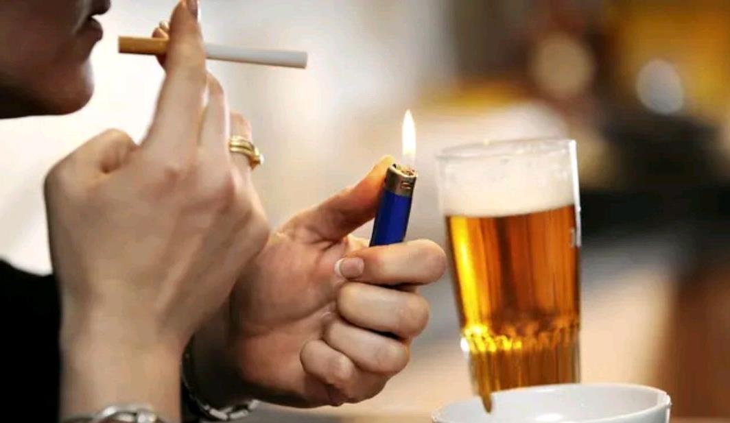 油腻食物|血栓如何一步步堵塞血管？4个习惯不注意，血栓易出现