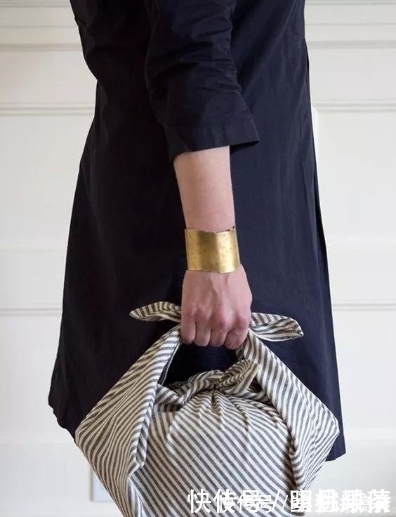 皮带子 一块布打两个结,变身大容量高颜值收纳包,几十种折法好强大