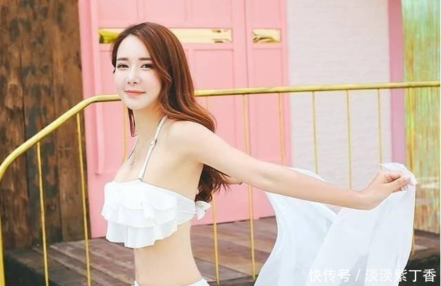 清凉穿搭的泳衣小姐姐,气质温婉别有韵味,尽显女人知性美!