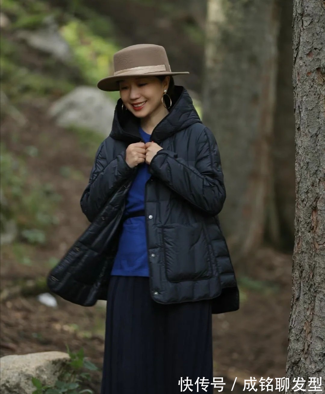 腰带 五十岁的女人穿羽绒服,千万别犯这三个错误,掉档次又容易显老