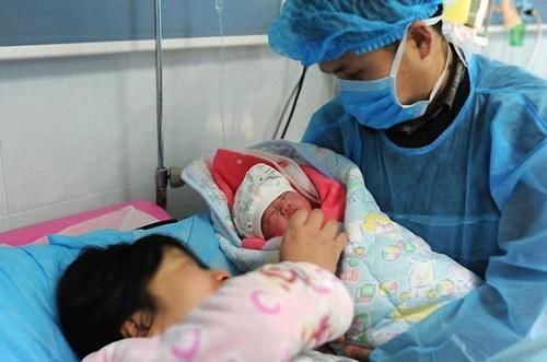 产科男医生|这些个分娩时遇到的尴尬事，过来人看看，有你吗