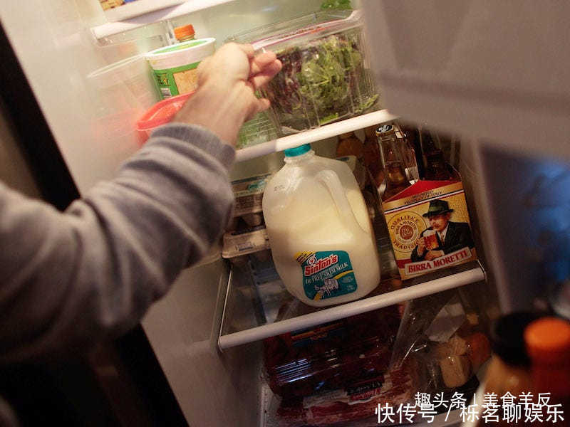 牛奶和鸡蛋不要放在冰箱门里18种错误储存食品和食材的方法