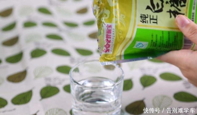 5种自制“生根剂”,家中养花必备,盆里放点,半个月就冒大白根!