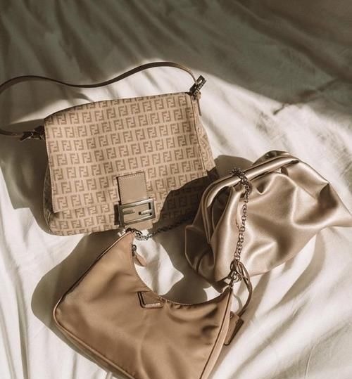 精品包 精品包怎么挑“保值”?一学就会的5招挑选技巧,内行人不凑热闹